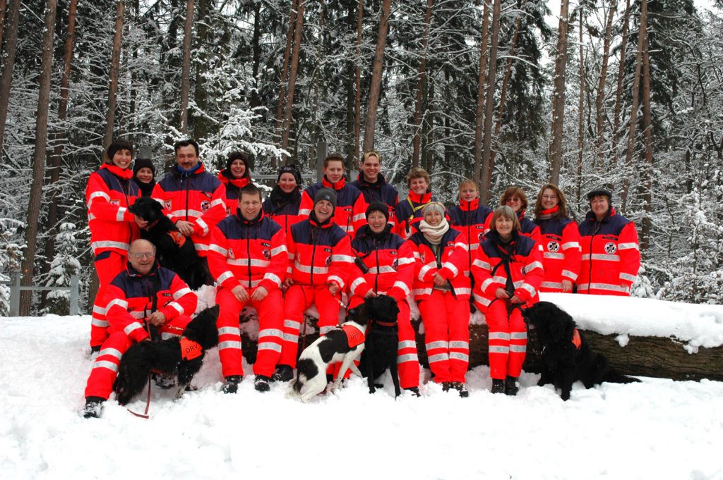 Gruppenfoto der DRV-Rettungshundestaffel